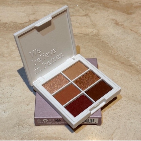 ILIA The Necessary Eyeshadow Palette - Warm Nude - Picture 2 of 7
